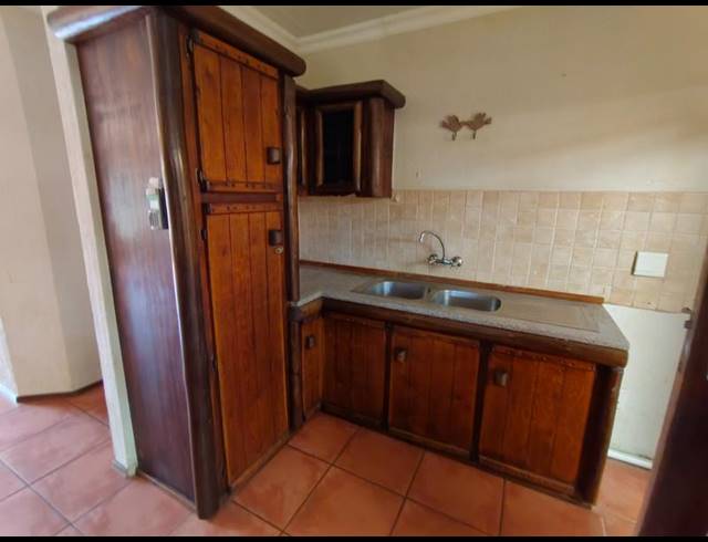 2 BEDROOM TOWNHOUSE FOR SALE IN HESTEAPARK